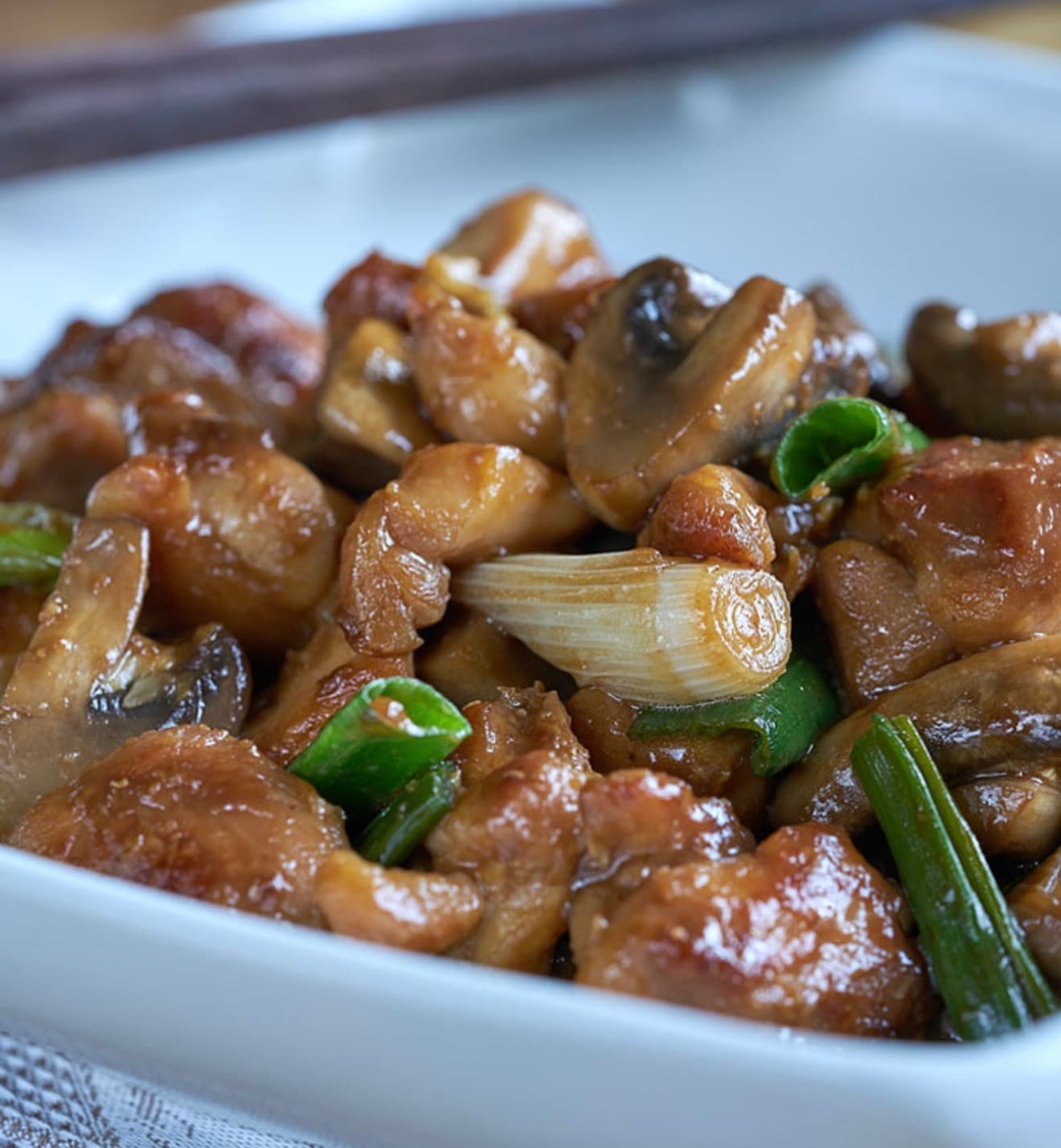 Pollo con champiñones